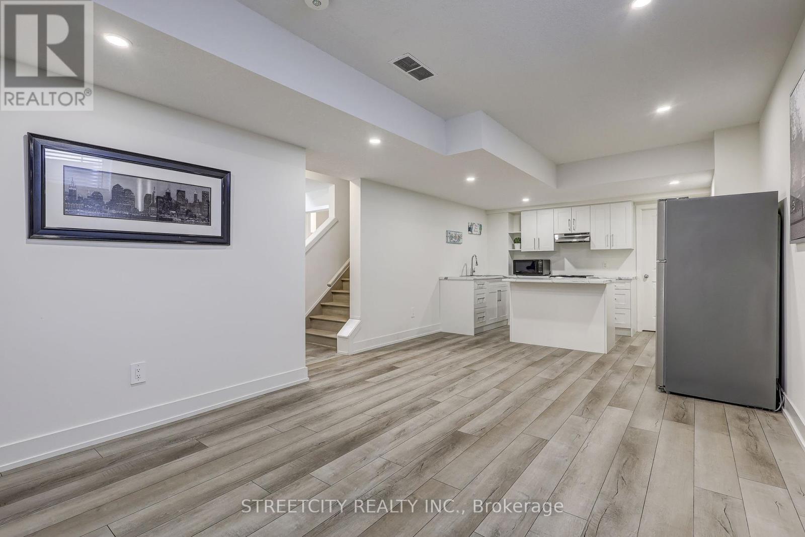 1536 Twilite Boulevard, London North, Ontario  N6G 3P2 - Photo 13 - X12424176