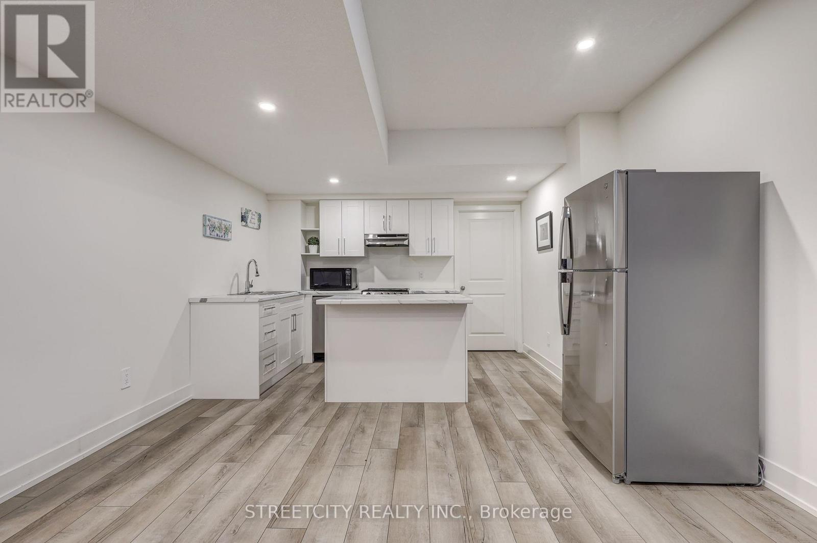 1536 Twilite Boulevard, London North, Ontario  N6G 3P2 - Photo 15 - X12424176