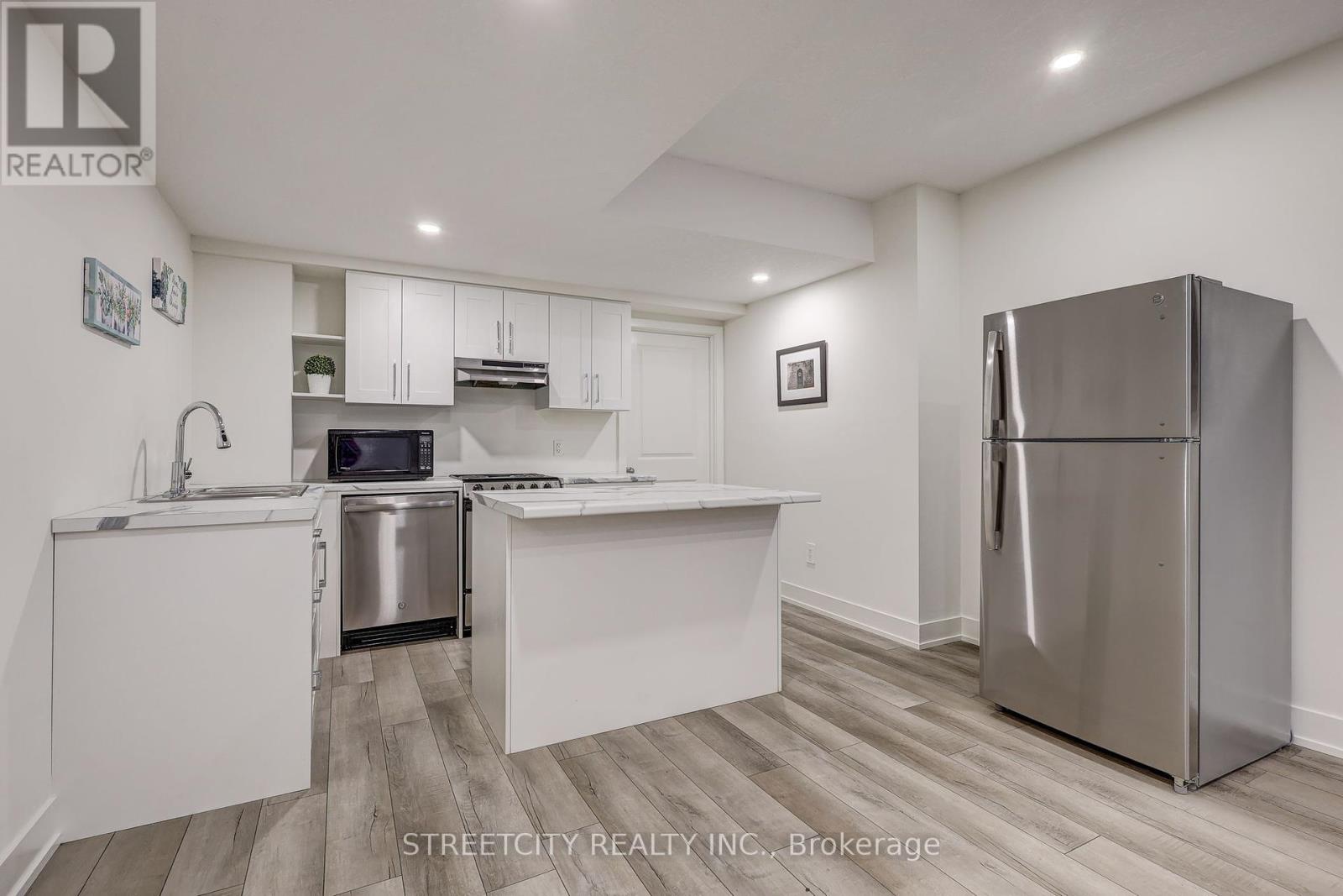 1536 Twilite Boulevard, London North, Ontario  N6G 3P2 - Photo 16 - X12424176