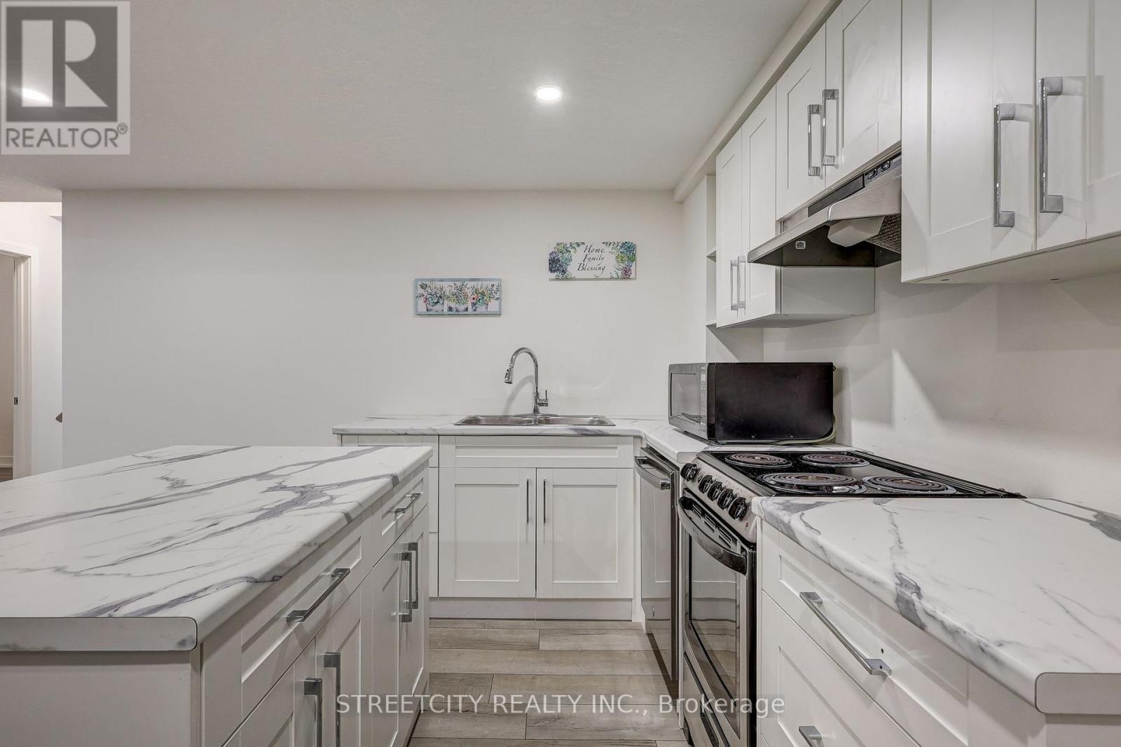 1536 Twilite Boulevard, London North, Ontario  N6G 3P2 - Photo 18 - X12424176