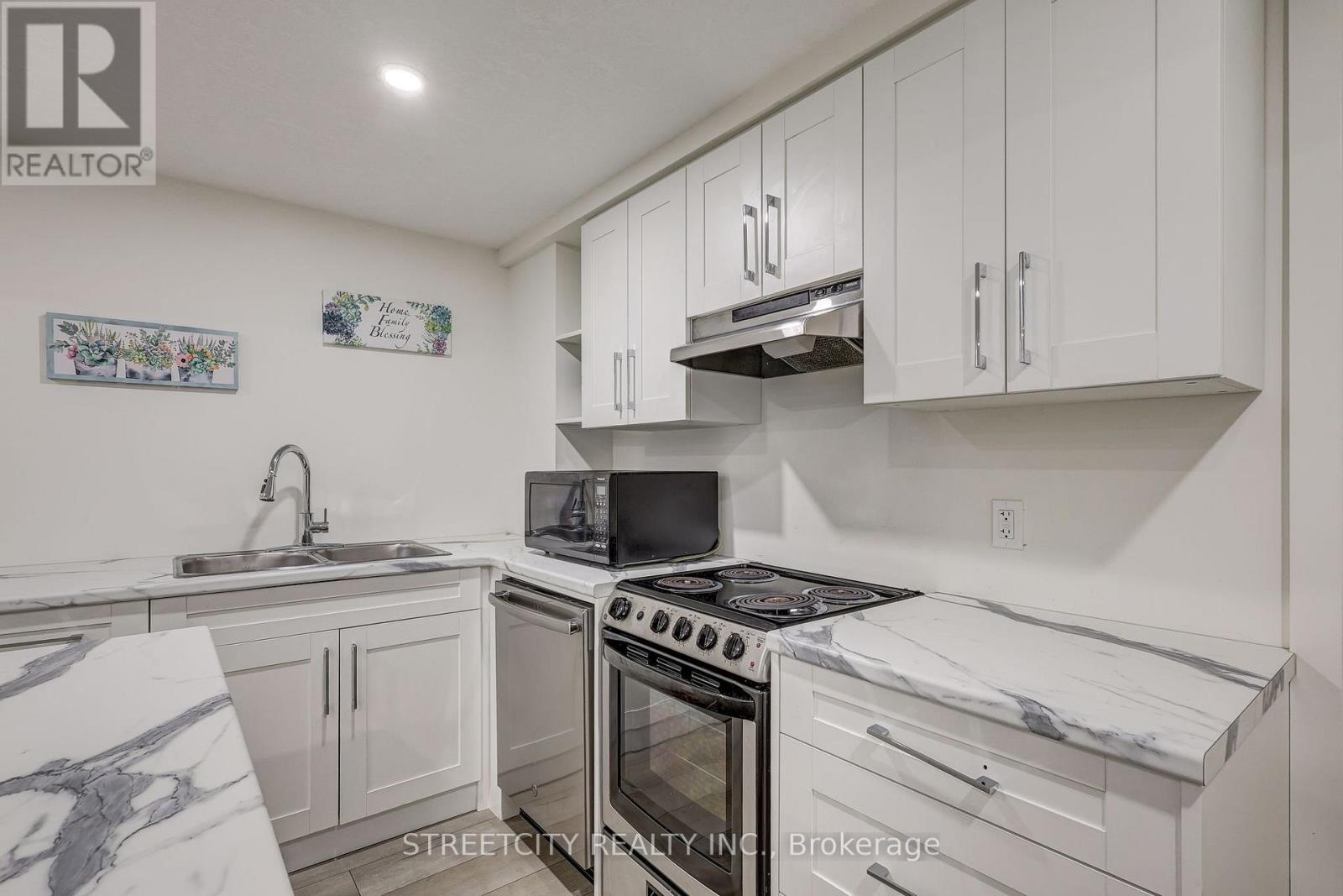 1536 Twilite Boulevard, London North, Ontario  N6G 3P2 - Photo 20 - X12424176