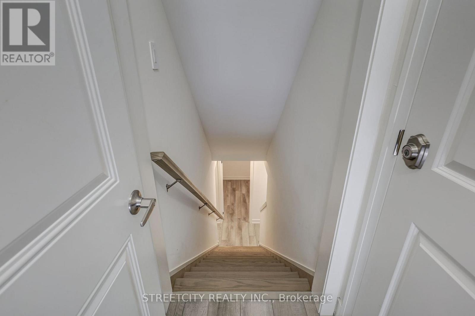 1536 Twilite Boulevard, London North, Ontario  N6G 3P2 - Photo 3 - X12424176
