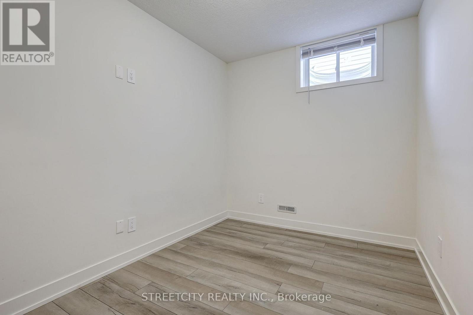 1536 Twilite Boulevard, London North, Ontario  N6G 3P2 - Photo 6 - X12424176