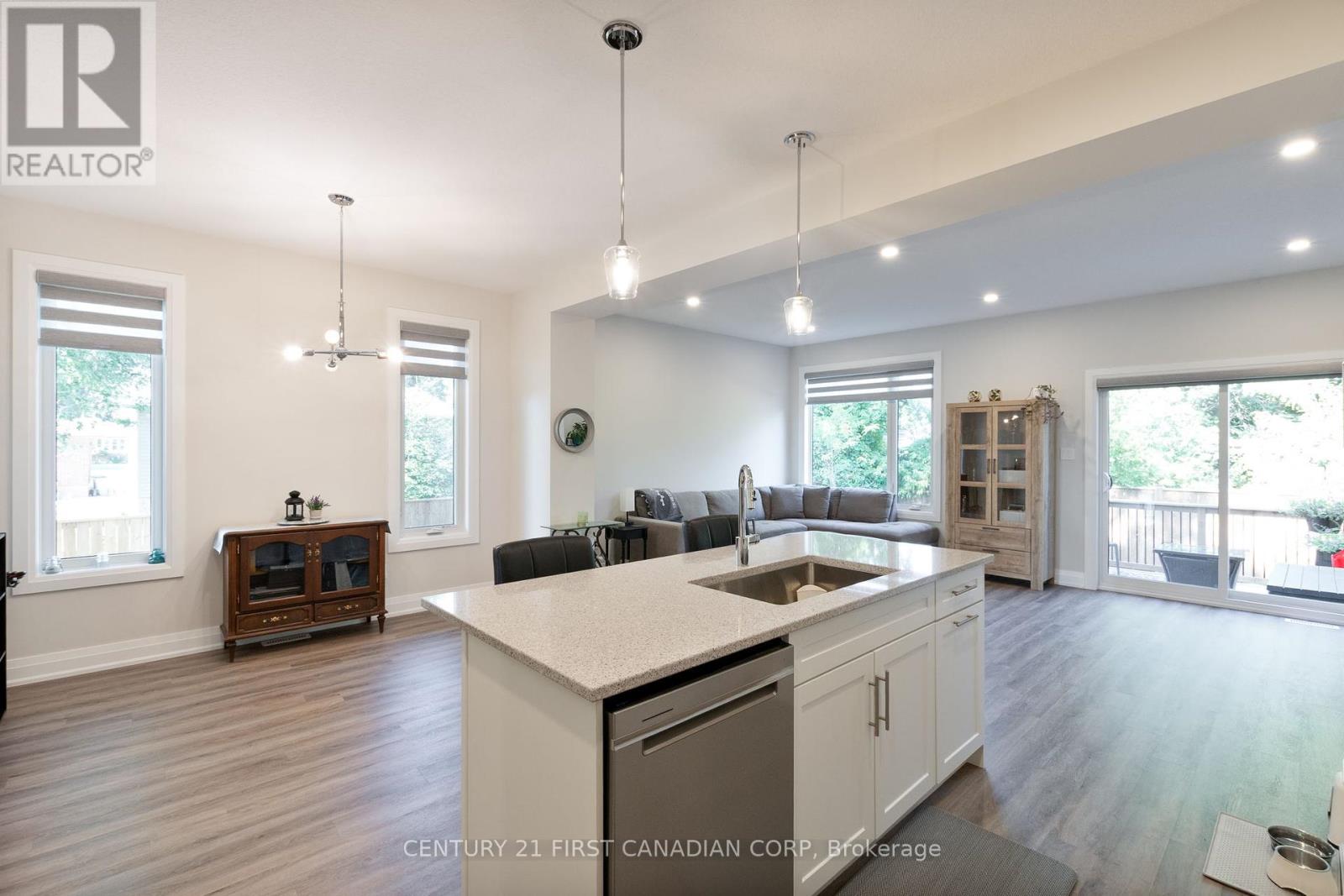 31 - 101 Swales Avenue, Strathroy-Caradoc, Ontario  N7G 0C1 - Photo 15 - X12424245