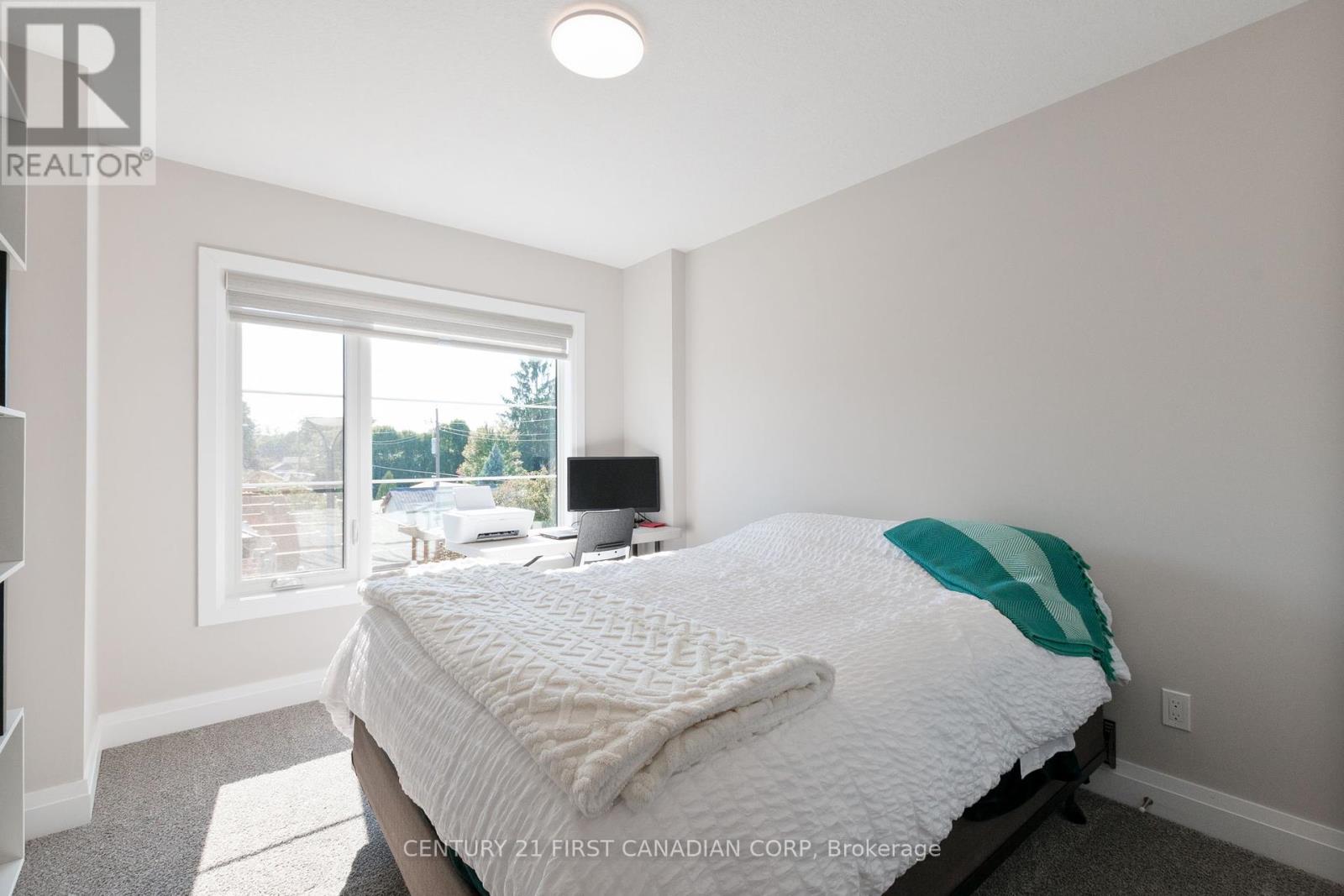 31 - 101 Swales Avenue, Strathroy-Caradoc, Ontario  N7G 0C1 - Photo 23 - X12424245