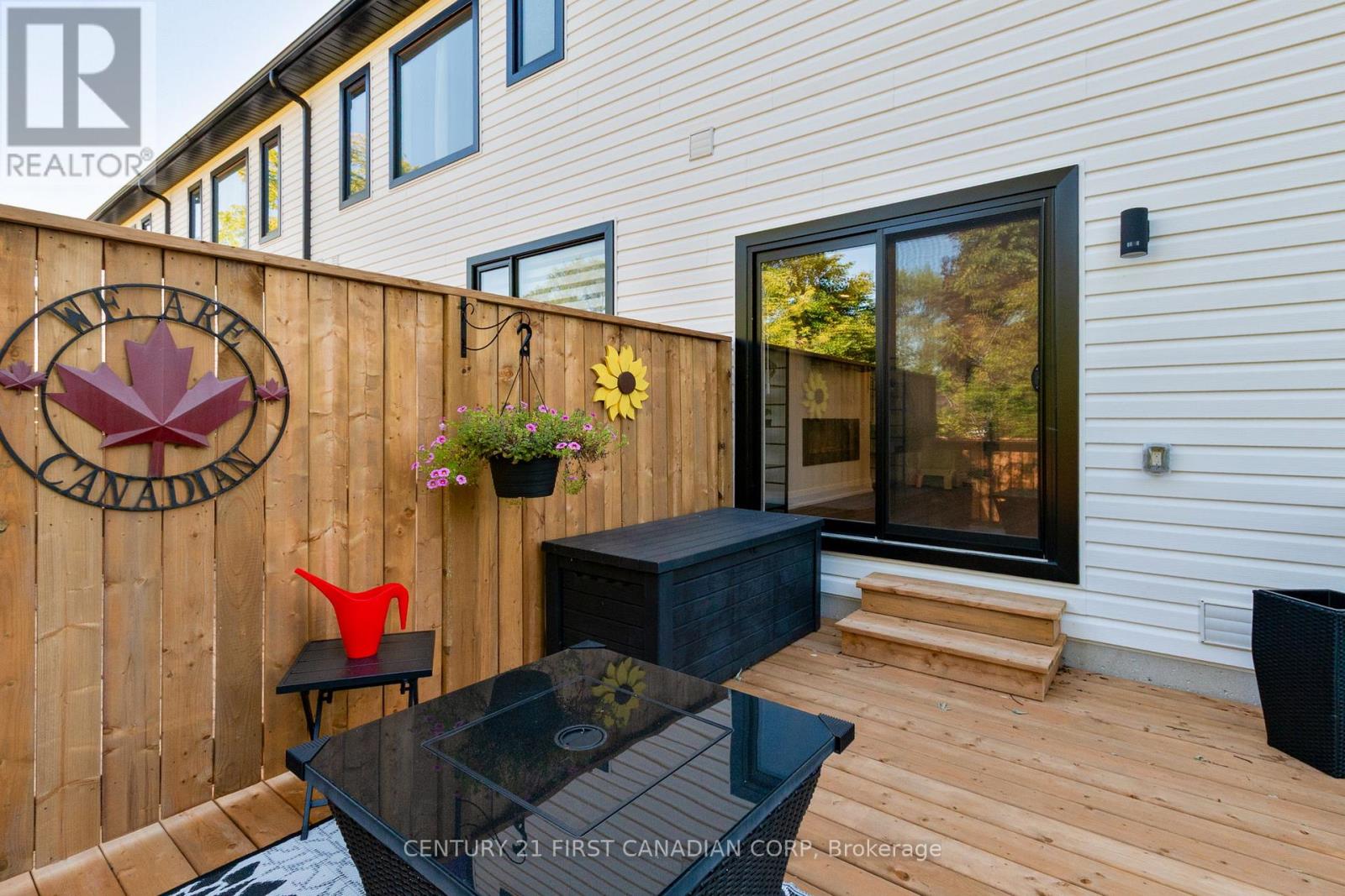 31 - 101 Swales Avenue, Strathroy-Caradoc, Ontario  N7G 0C1 - Photo 33 - X12424245