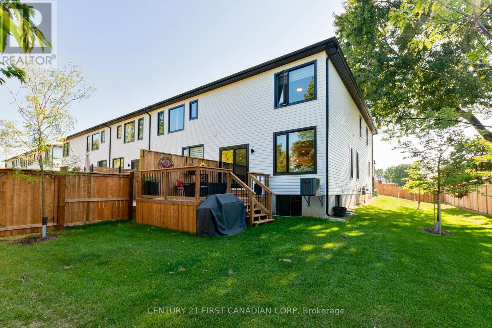 31 - 101 Swales Avenue, Strathroy-Caradoc, Ontario  N7G 0C1 - Photo 34 - X12424245