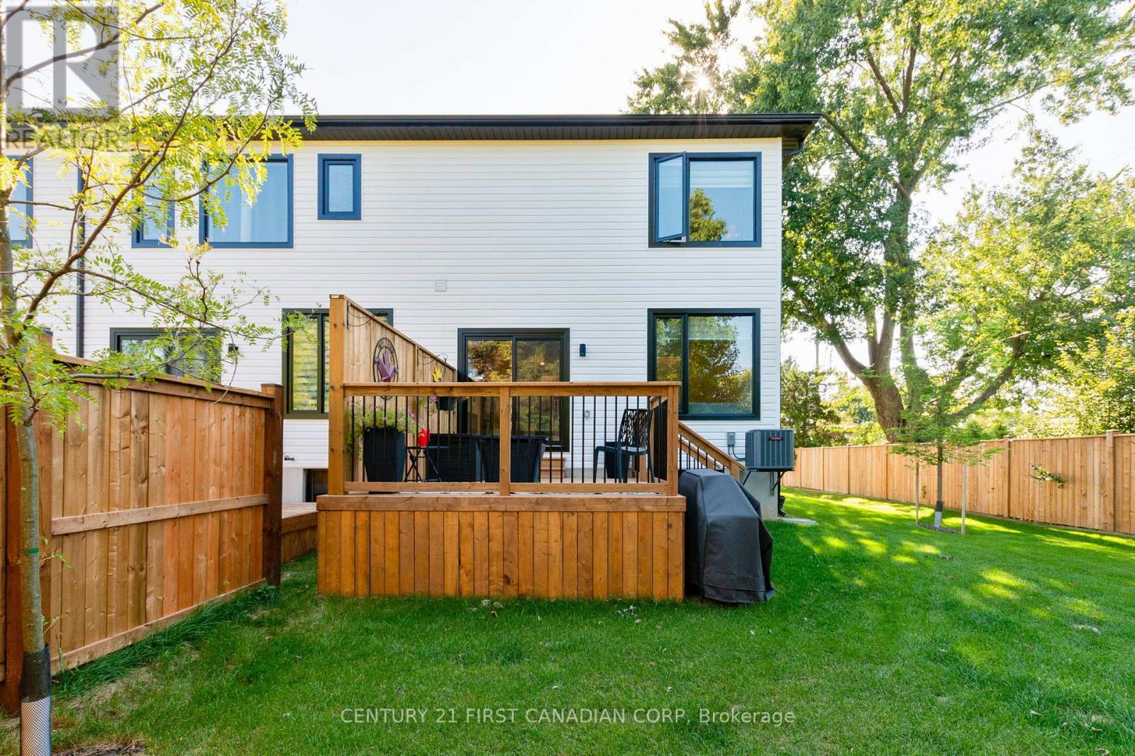 31 - 101 Swales Avenue, Strathroy-Caradoc, Ontario  N7G 0C1 - Photo 35 - X12424245