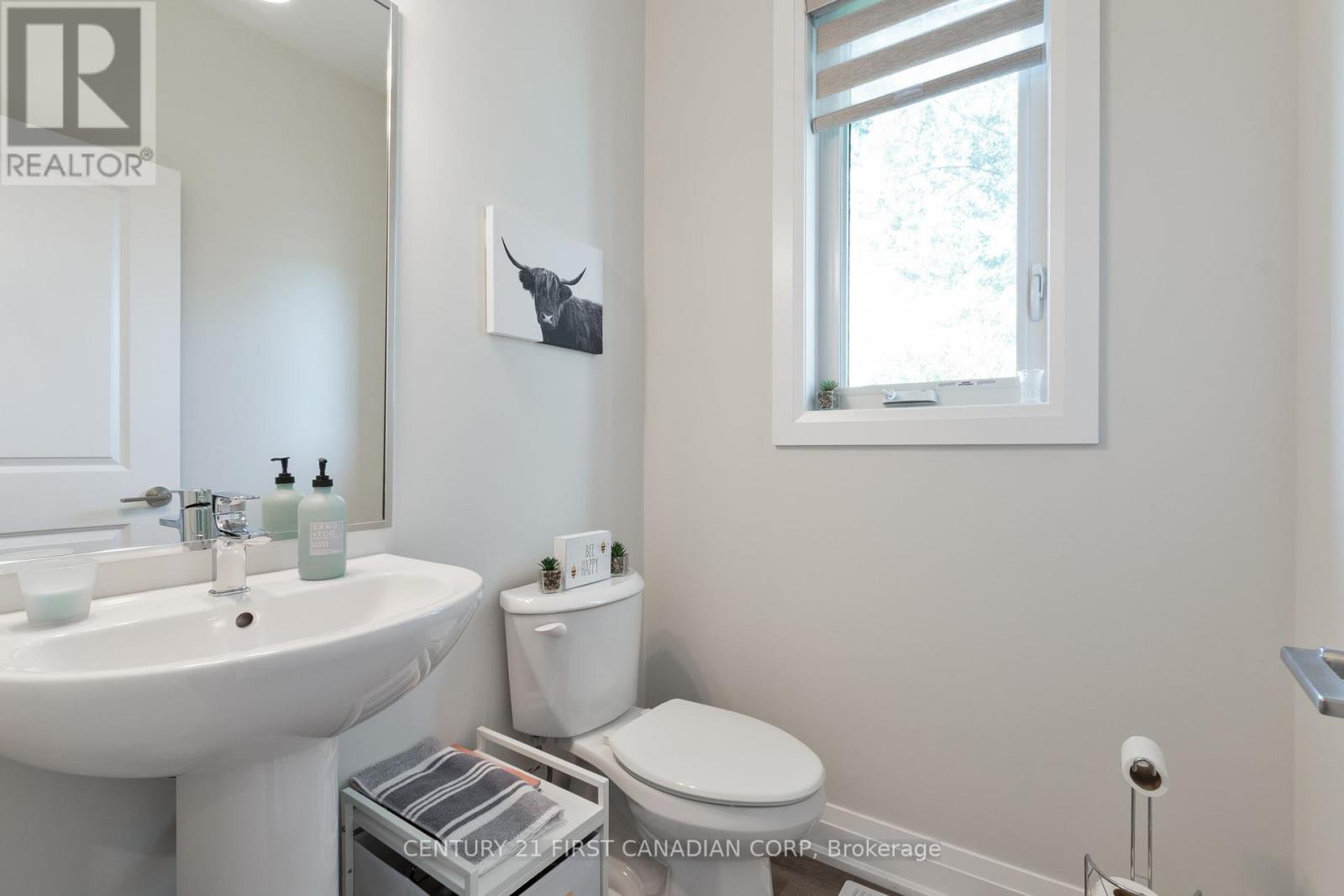31 - 101 Swales Avenue, Strathroy-Caradoc, Ontario  N7G 0C1 - Photo 6 - X12424245