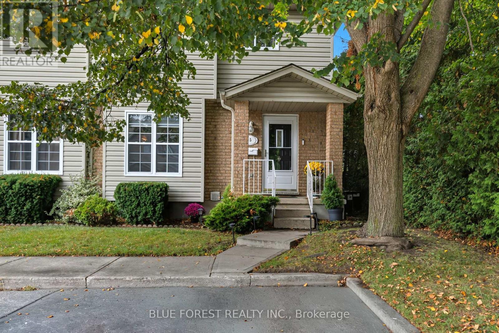 5 - 1920 Marconi Boulevard, London East, Ontario  N5V 4X8 - Photo 1 - X12424247