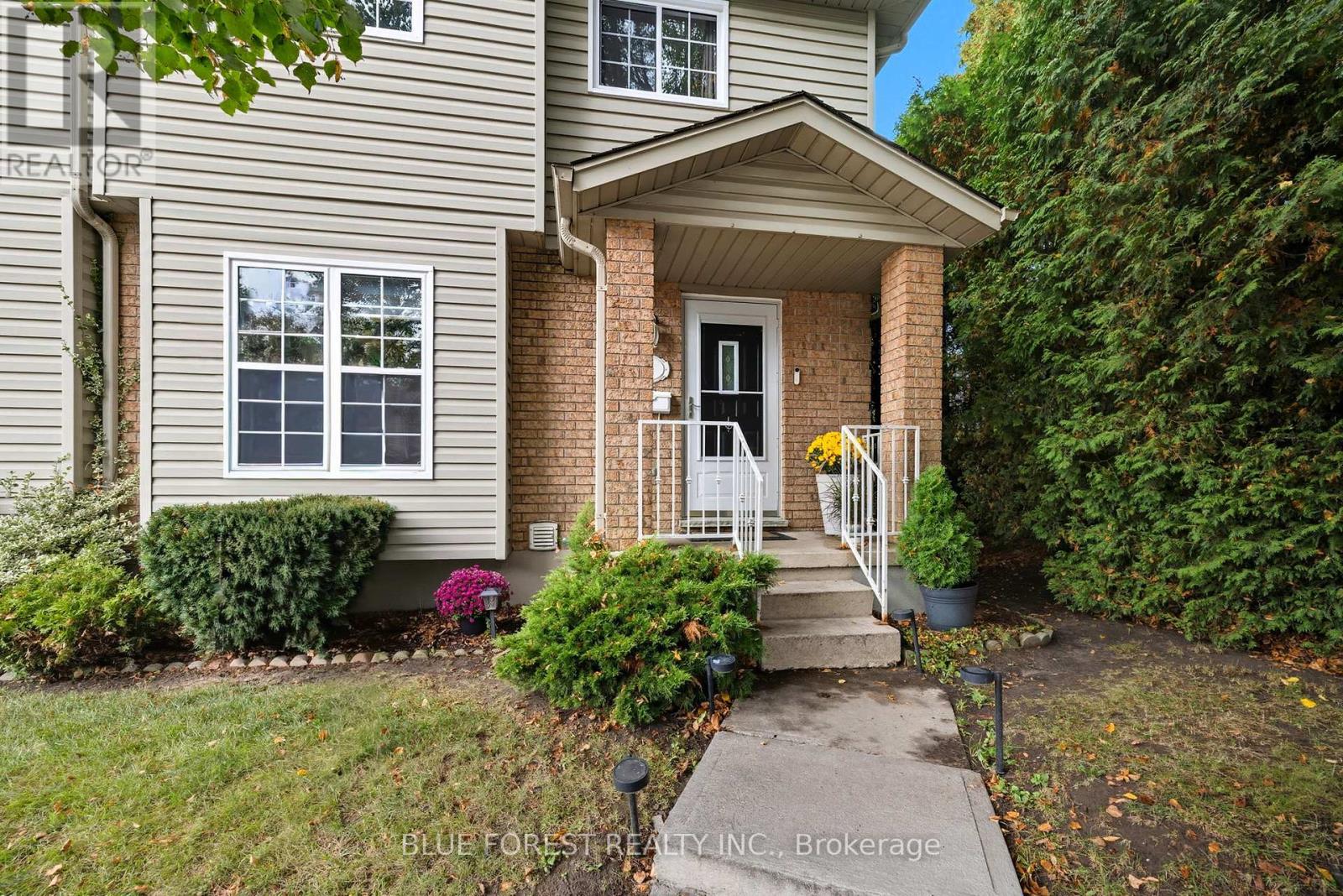 5 - 1920 Marconi Boulevard, London East, Ontario  N5V 4X8 - Photo 2 - X12424247