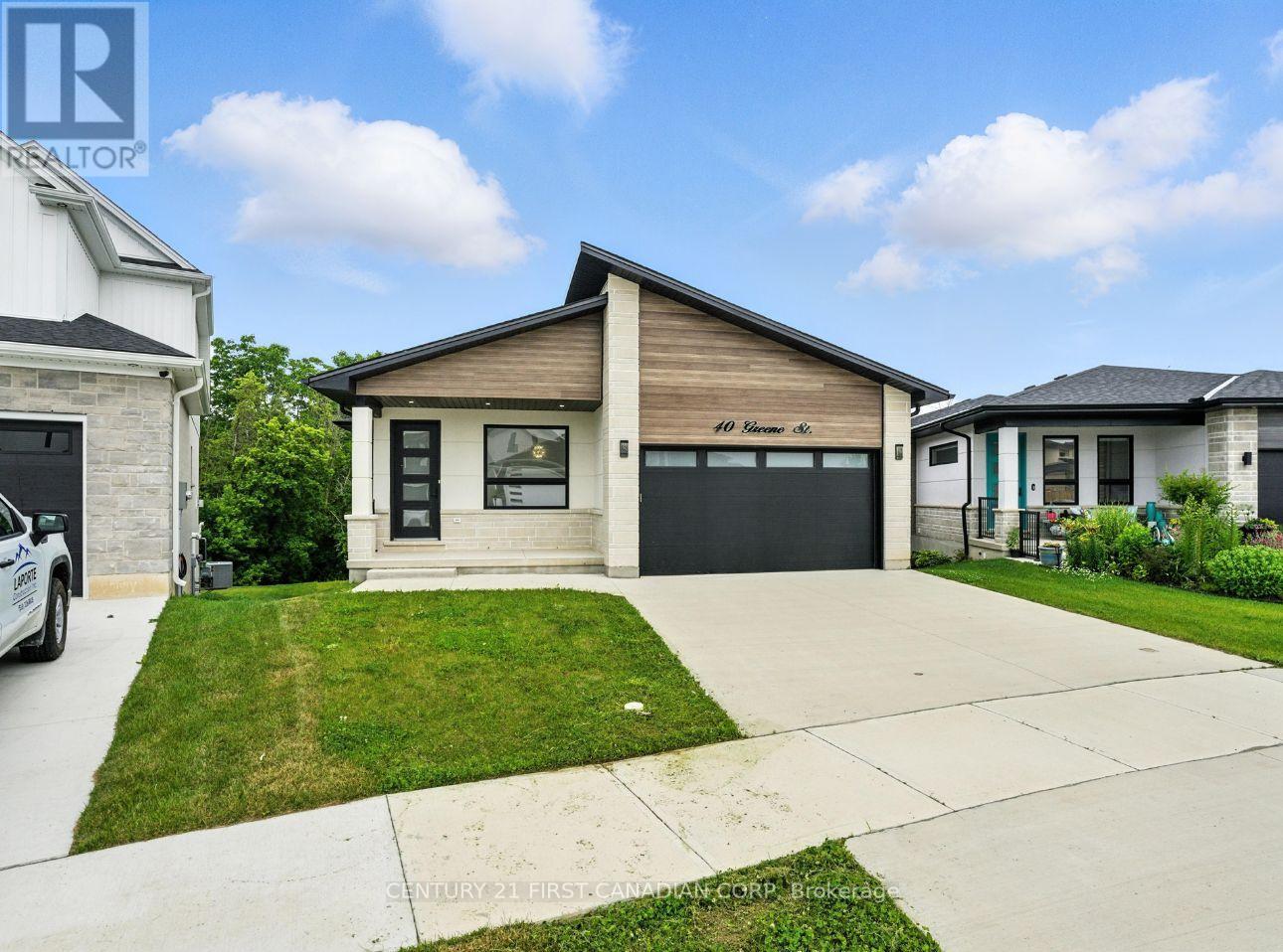 40 Greene Street, South Huron, Ontario  N0M 1S2 - Photo 2 - X12424250