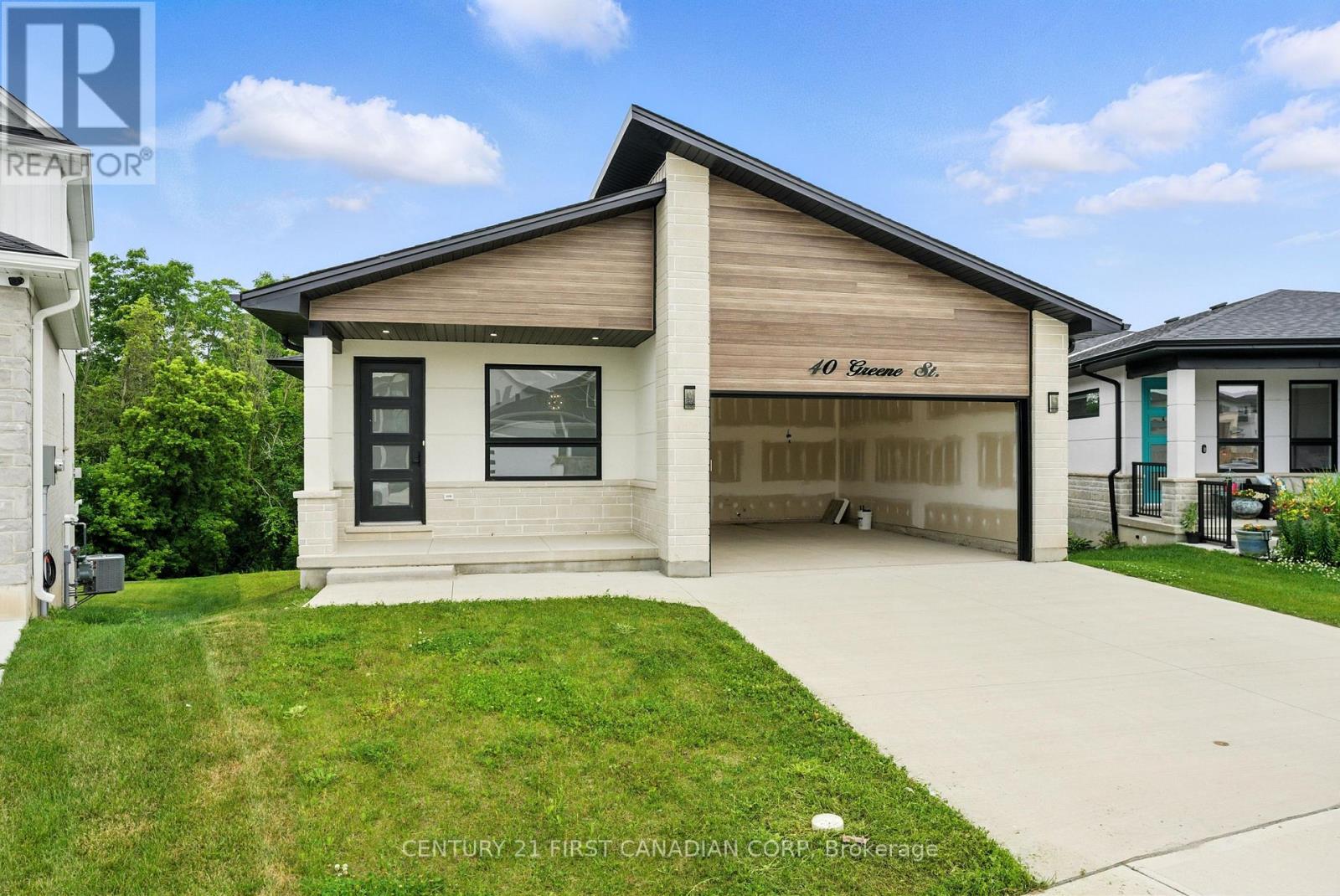 40 Greene Street, South Huron, Ontario  N0M 1S2 - Photo 3 - X12424250