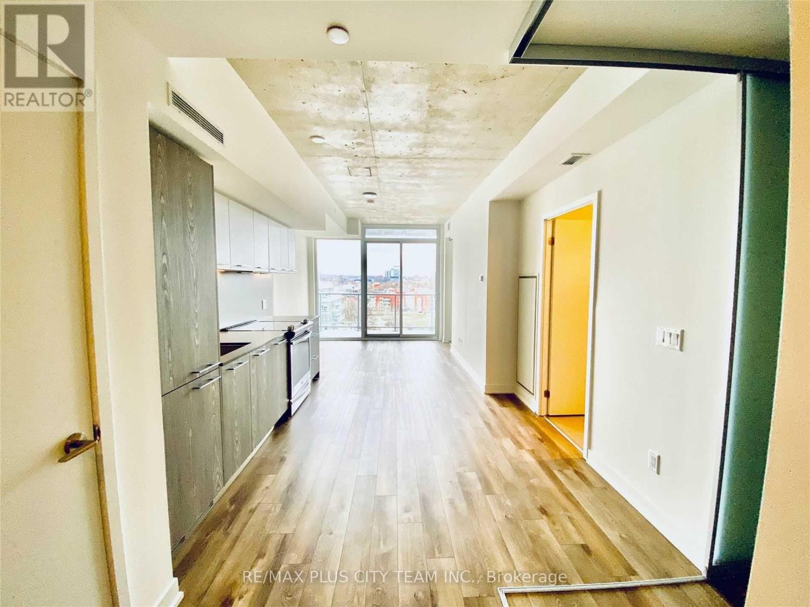 1023 - 30 Baseball Place, Toronto, Ontario  M4M 0E8 - Photo 2 - E12424109