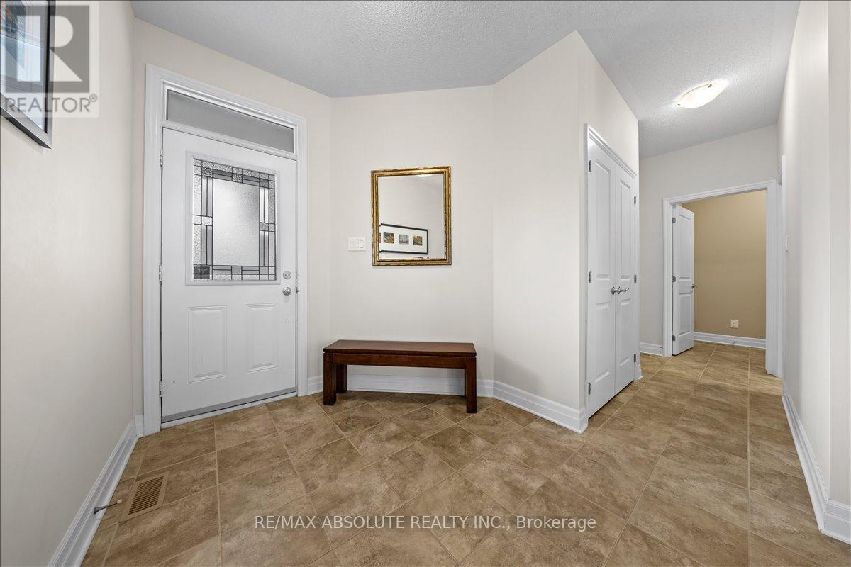 116 Elfin Grove, Ottawa, Ontario  K2V 0B7 - Photo 4 - X12424192