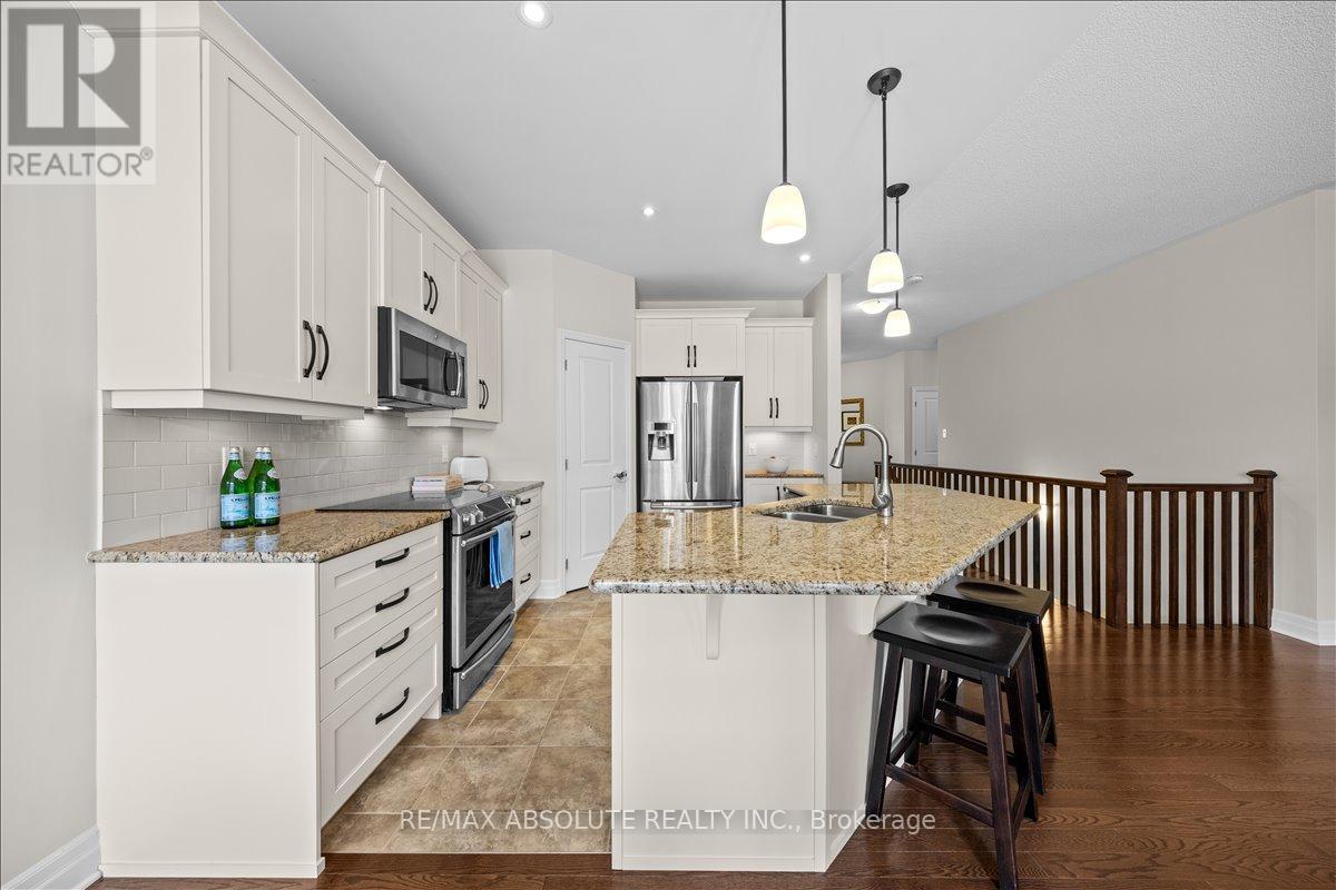 116 Elfin Grove, Ottawa, Ontario  K2V 0B7 - Photo 8 - X12424192