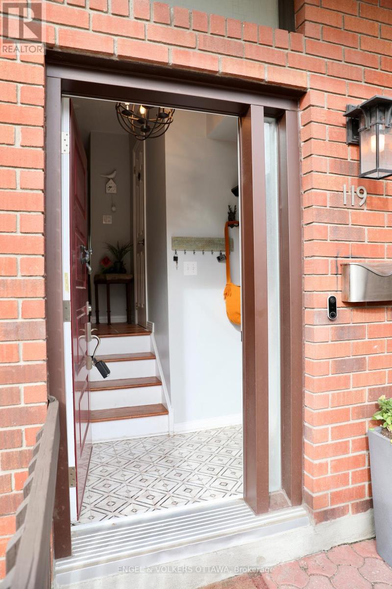 119 Percy Street, Ottawa, Ontario  K1R 6C6 - Photo 3 - X12424197