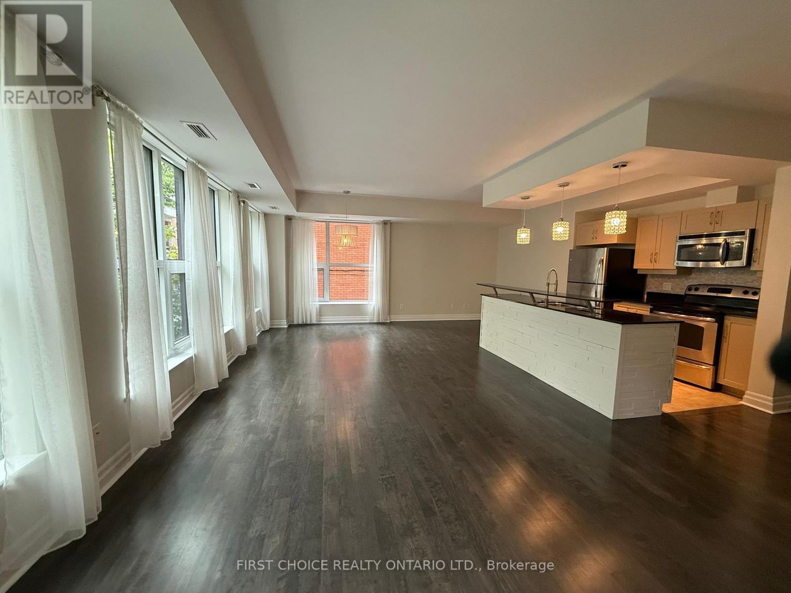 207 - 235 Kent Street, Ottawa, Ontario  K2P 0A5 - Photo 3 - X12424260