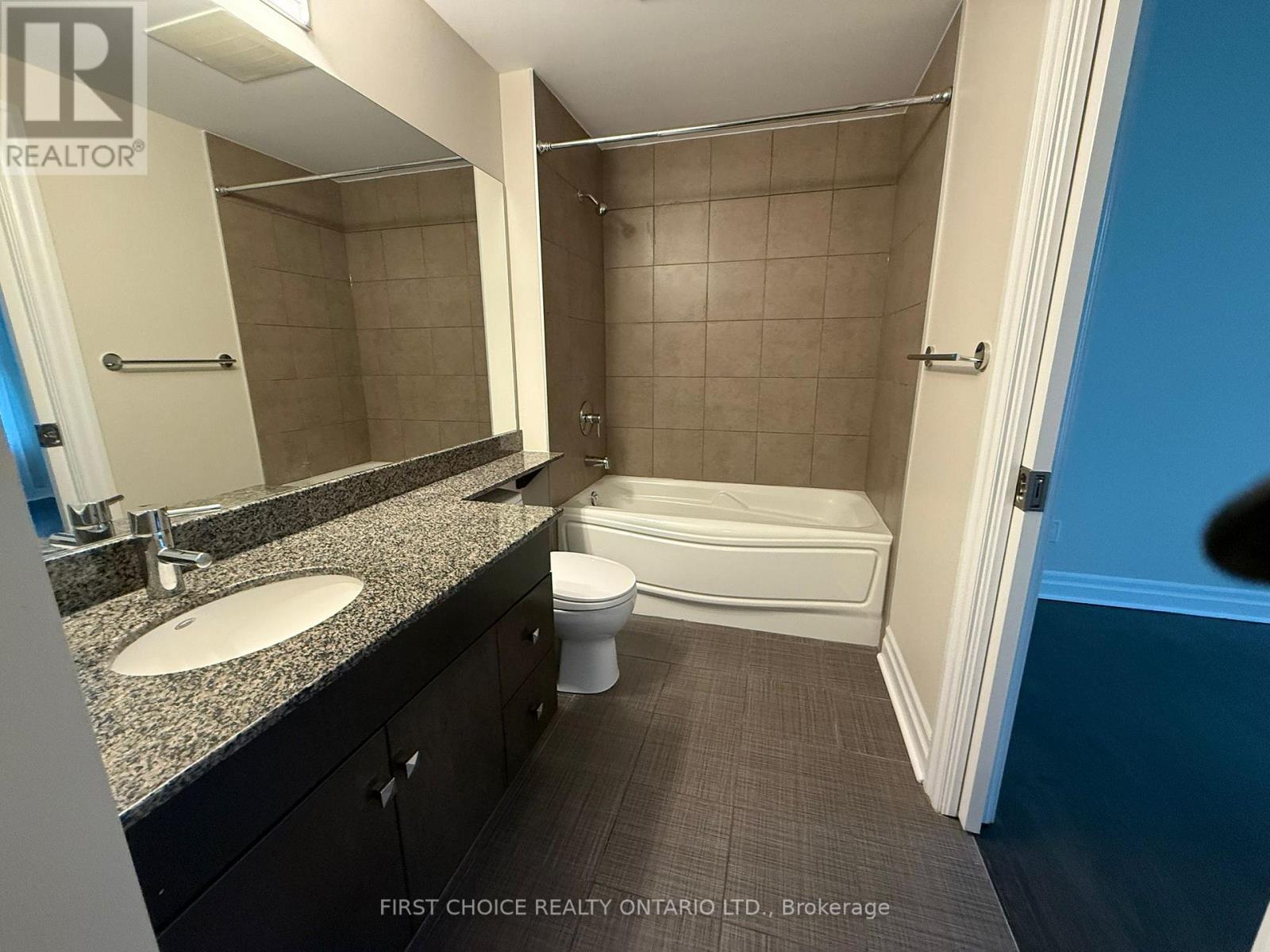 207 - 235 Kent Street, Ottawa, Ontario  K2P 0A5 - Photo 9 - X12424260