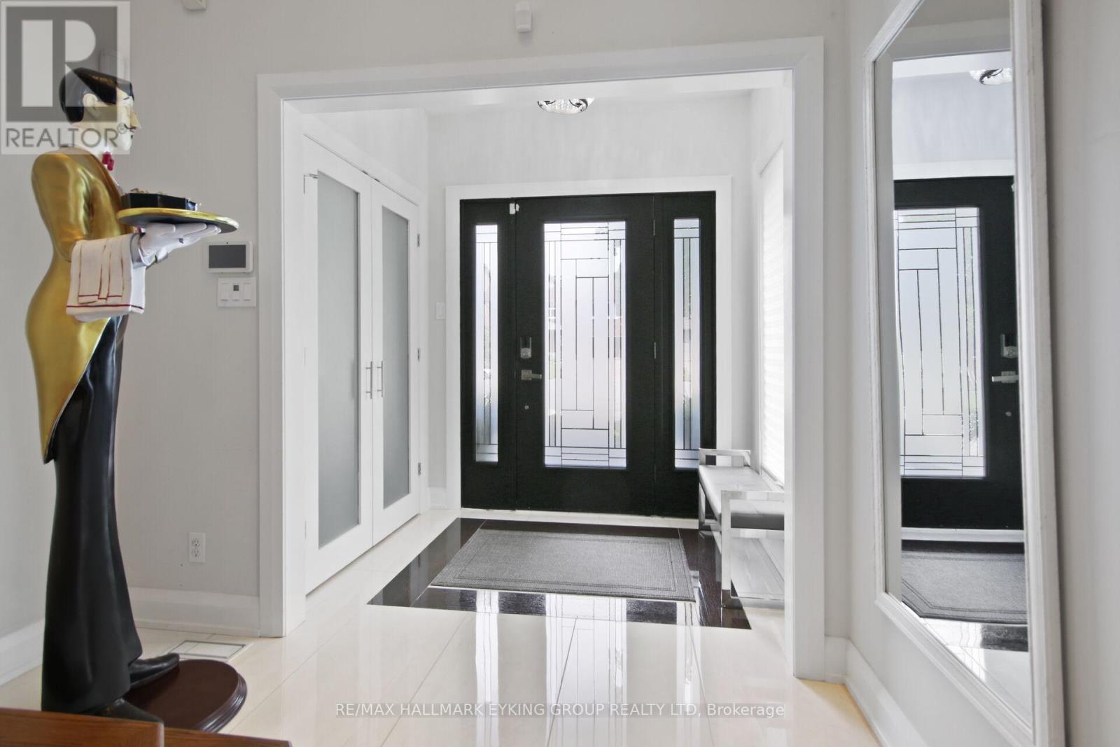 34 Rideauview Terrace, Ottawa, Ontario  K2C 3R9 - Photo 4 - X12424272