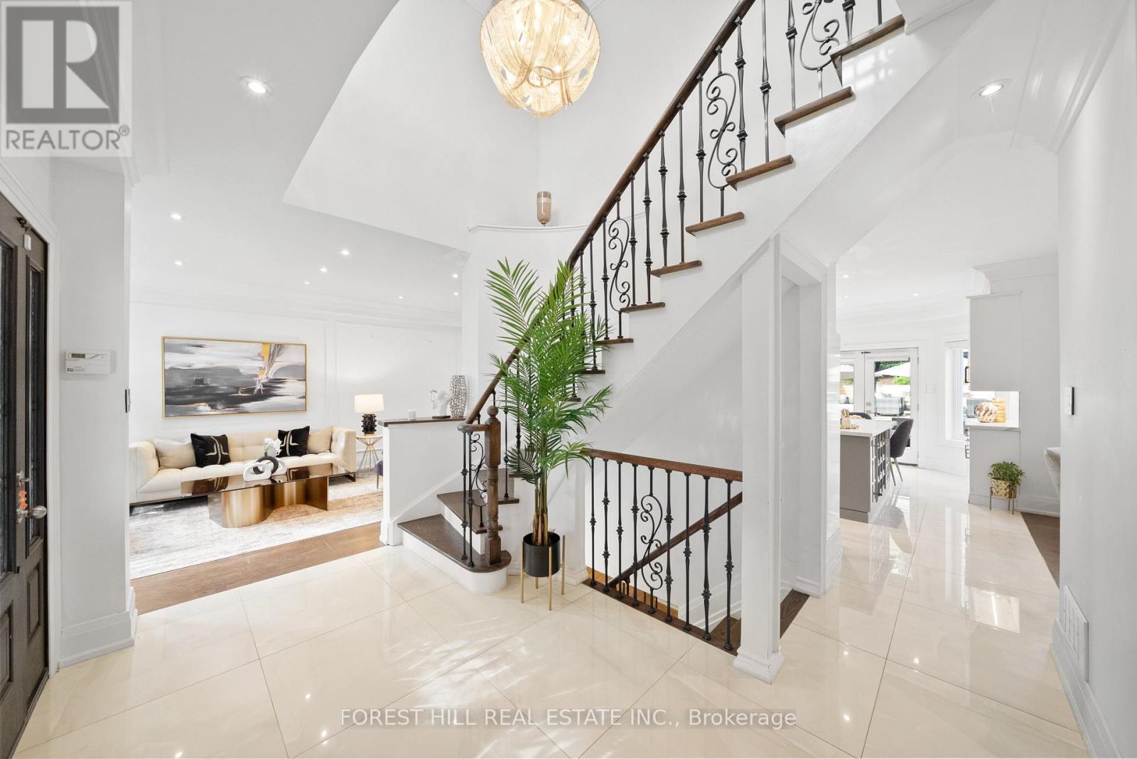 35 Benville Crescent, Richmond Hill, Ontario  L4G 7K3 - Photo 4 - N12424092