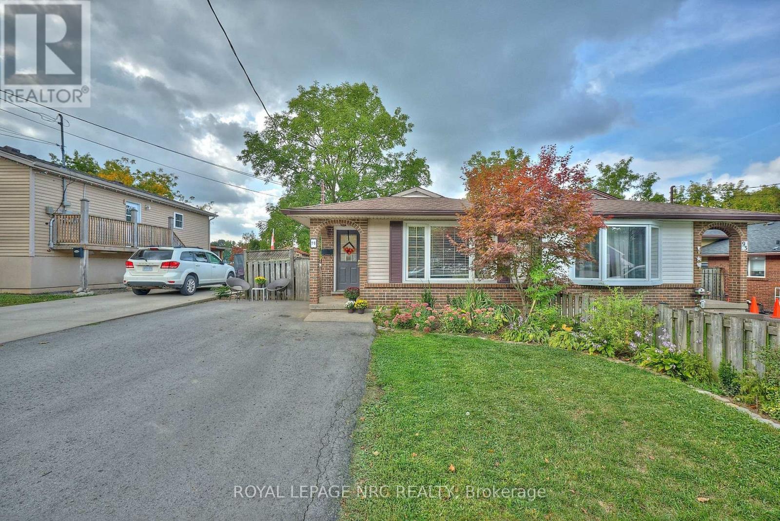 91 Chapel Street N, Thorold (Thorold Downtown), Ontario  L2V 2E5 - Photo 1 - X12424144