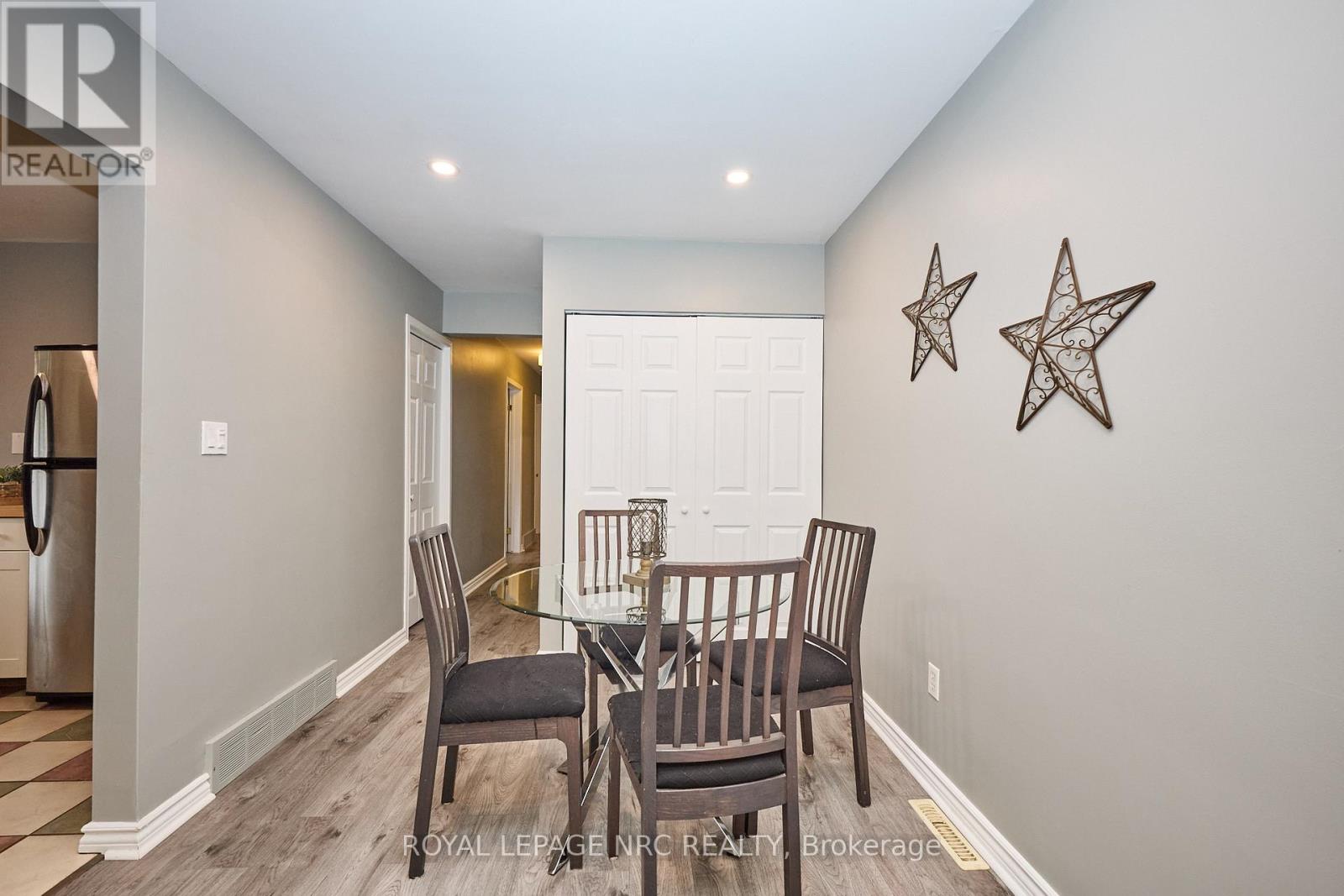 91 Chapel Street N, Thorold (Thorold Downtown), Ontario  L2V 2E5 - Photo 10 - X12424144