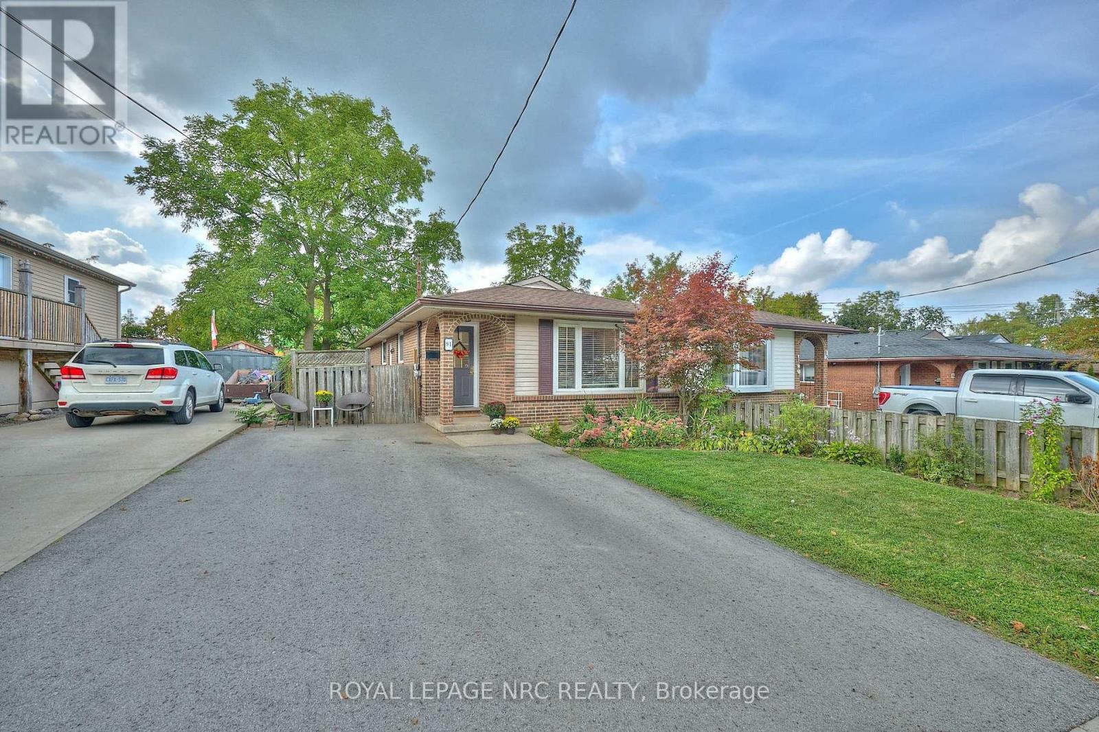 91 Chapel Street N, Thorold (Thorold Downtown), Ontario  L2V 2E5 - Photo 3 - X12424144