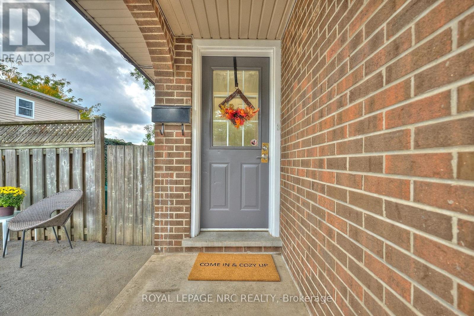 91 Chapel Street N, Thorold (Thorold Downtown), Ontario  L2V 2E5 - Photo 5 - X12424144