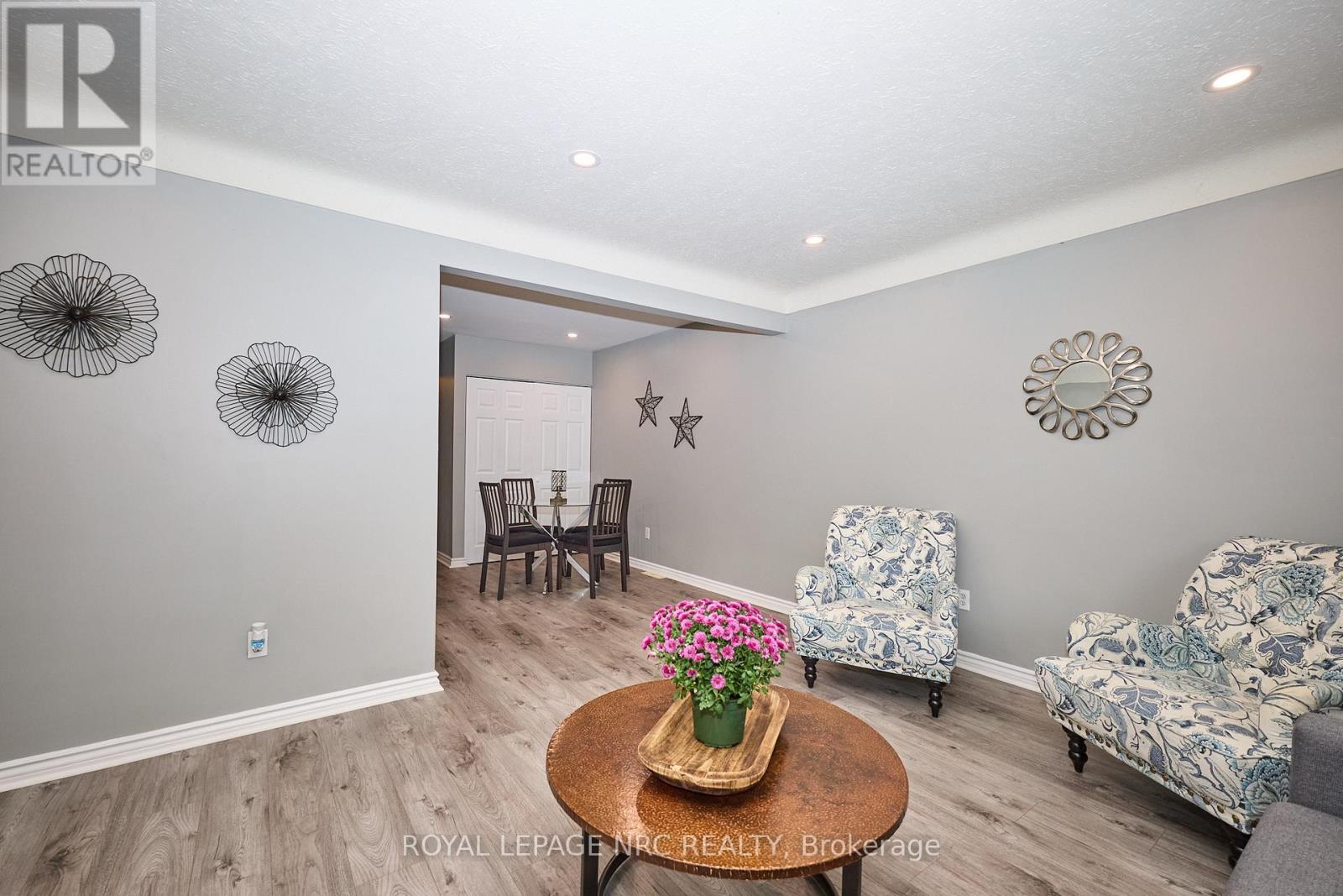 91 Chapel Street N, Thorold (Thorold Downtown), Ontario  L2V 2E5 - Photo 7 - X12424144