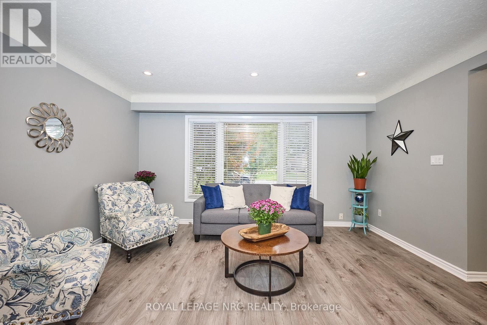 91 Chapel Street N, Thorold (Thorold Downtown), Ontario  L2V 2E5 - Photo 8 - X12424144