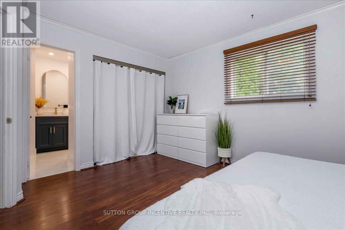 222 Huronia Road, Barrie (Painswick North), Ontario  L4N 8A7 - Photo 11 - S12424136
