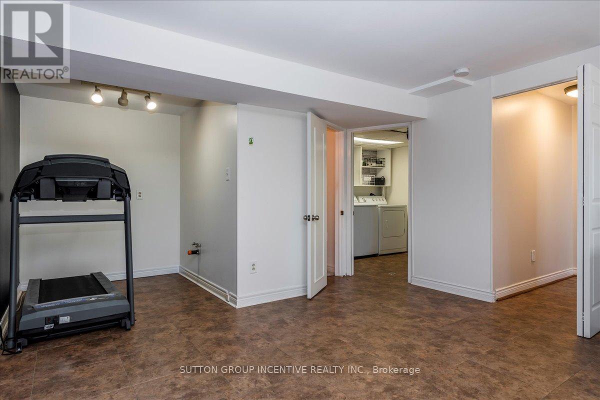 222 Huronia Road, Barrie (Painswick North), Ontario  L4N 8A7 - Photo 17 - S12424136