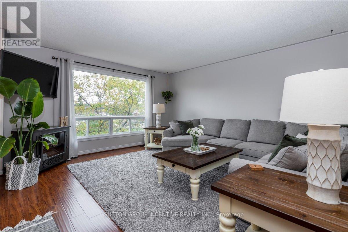 222 Huronia Road, Barrie (Painswick North), Ontario  L4N 8A7 - Photo 3 - S12424136