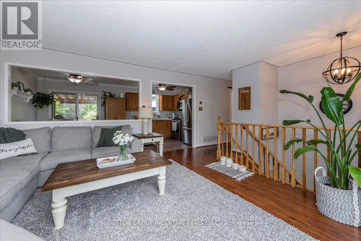222 Huronia Road, Barrie (Painswick North), Ontario  L4N 8A7 - Photo 4 - S12424136