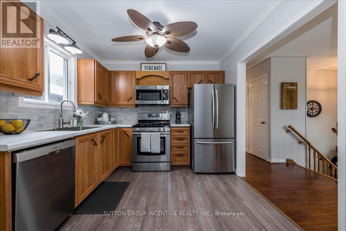 222 Huronia Road, Barrie (Painswick North), Ontario  L4N 8A7 - Photo 5 - S12424136