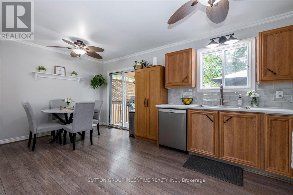 222 Huronia Road, Barrie (Painswick North), Ontario  L4N 8A7 - Photo 8 - S12424136