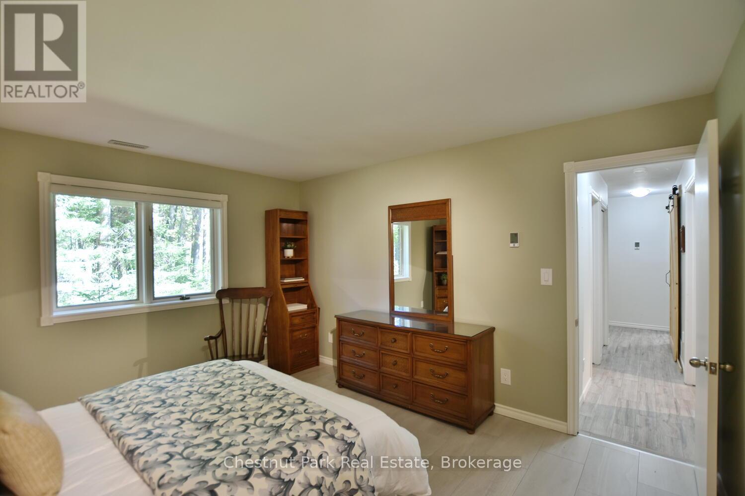 128 Lakewood Drive, Blue Mountains, Ontario  N0H 1J0 - Photo 11 - X12424165