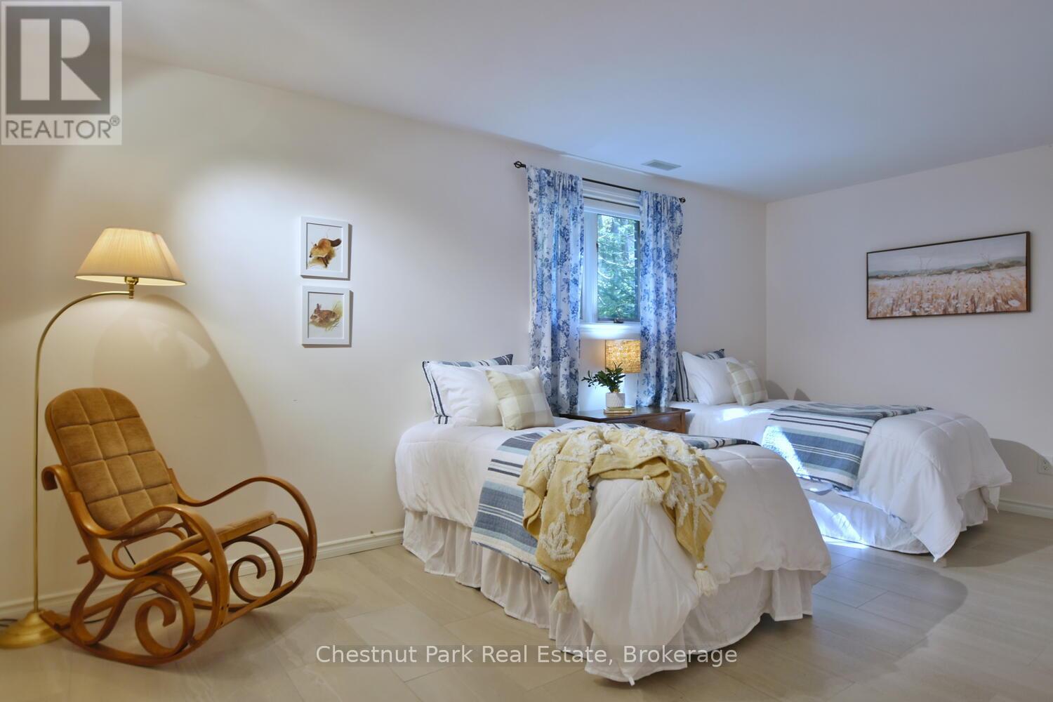 128 Lakewood Drive, Blue Mountains, Ontario  N0H 1J0 - Photo 12 - X12424165