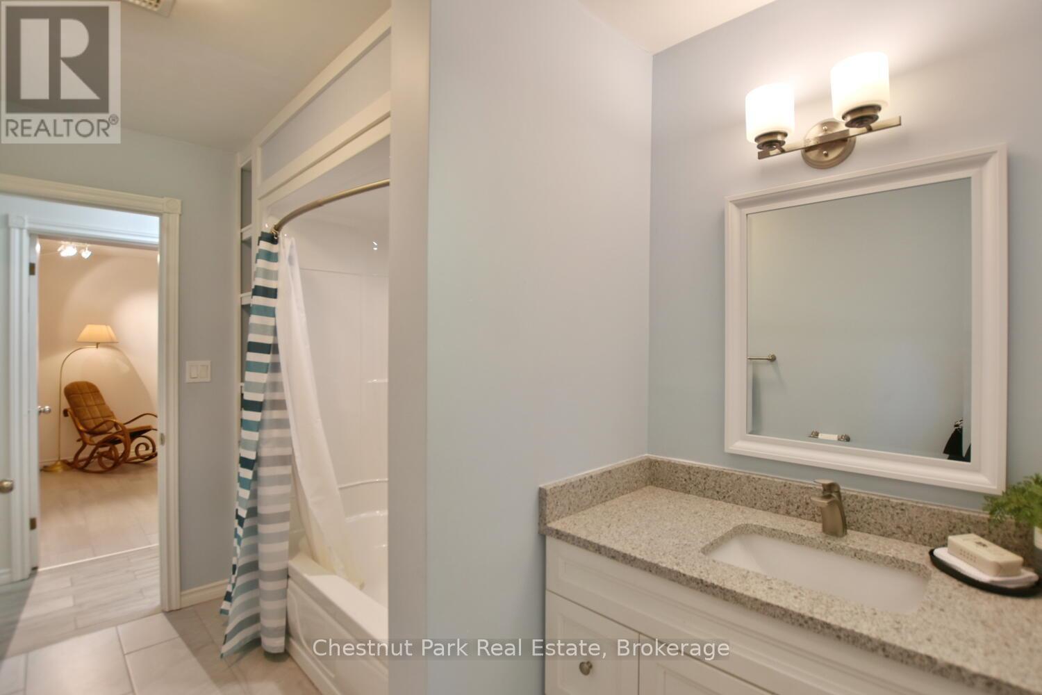 128 Lakewood Drive, Blue Mountains, Ontario  N0H 1J0 - Photo 15 - X12424165