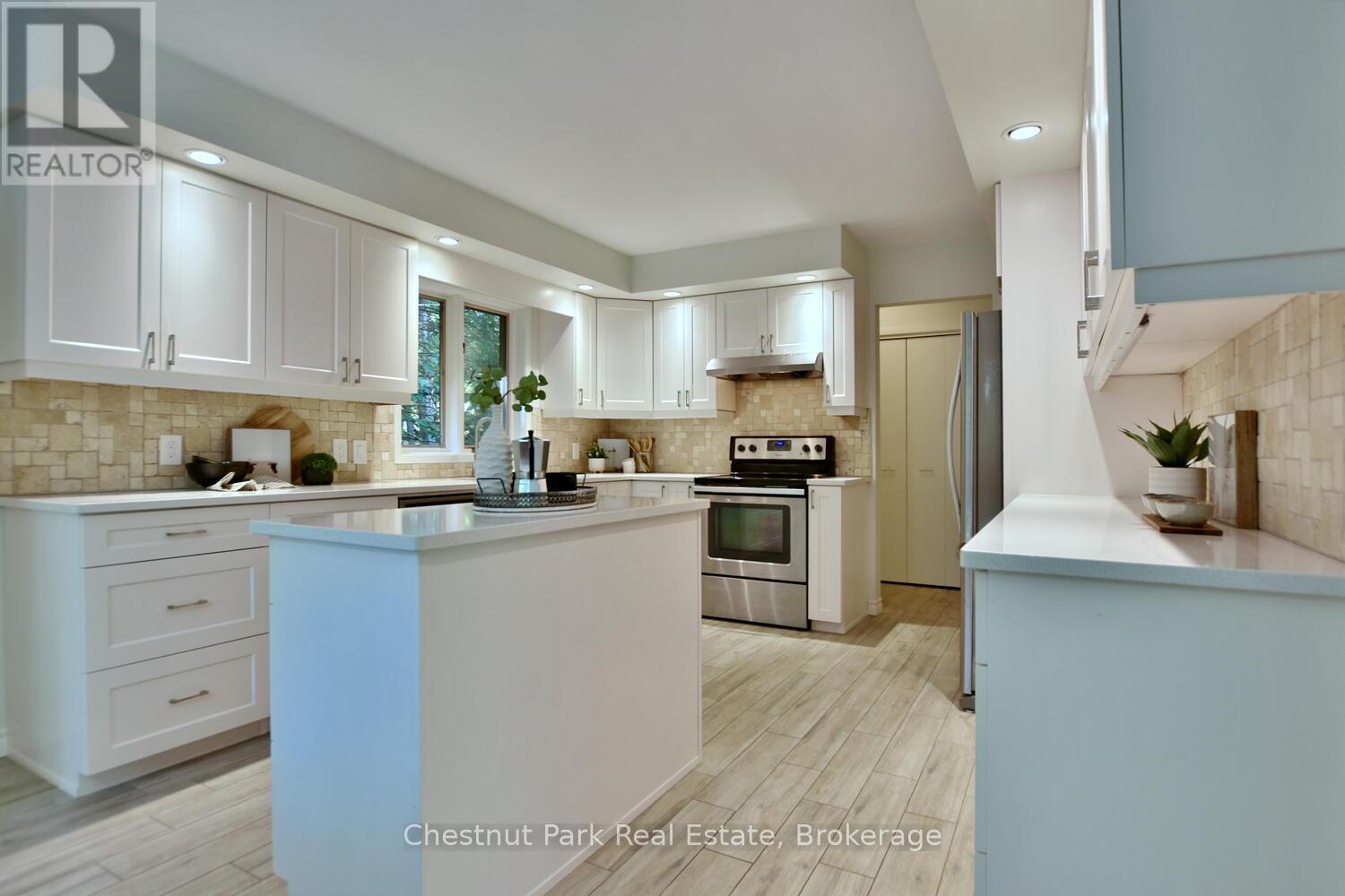 128 Lakewood Drive, Blue Mountains, Ontario  N0H 1J0 - Photo 24 - X12424165