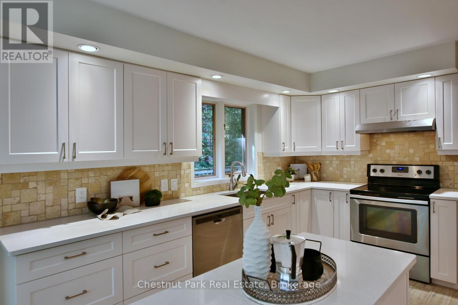 128 Lakewood Drive, Blue Mountains, Ontario  N0H 1J0 - Photo 25 - X12424165