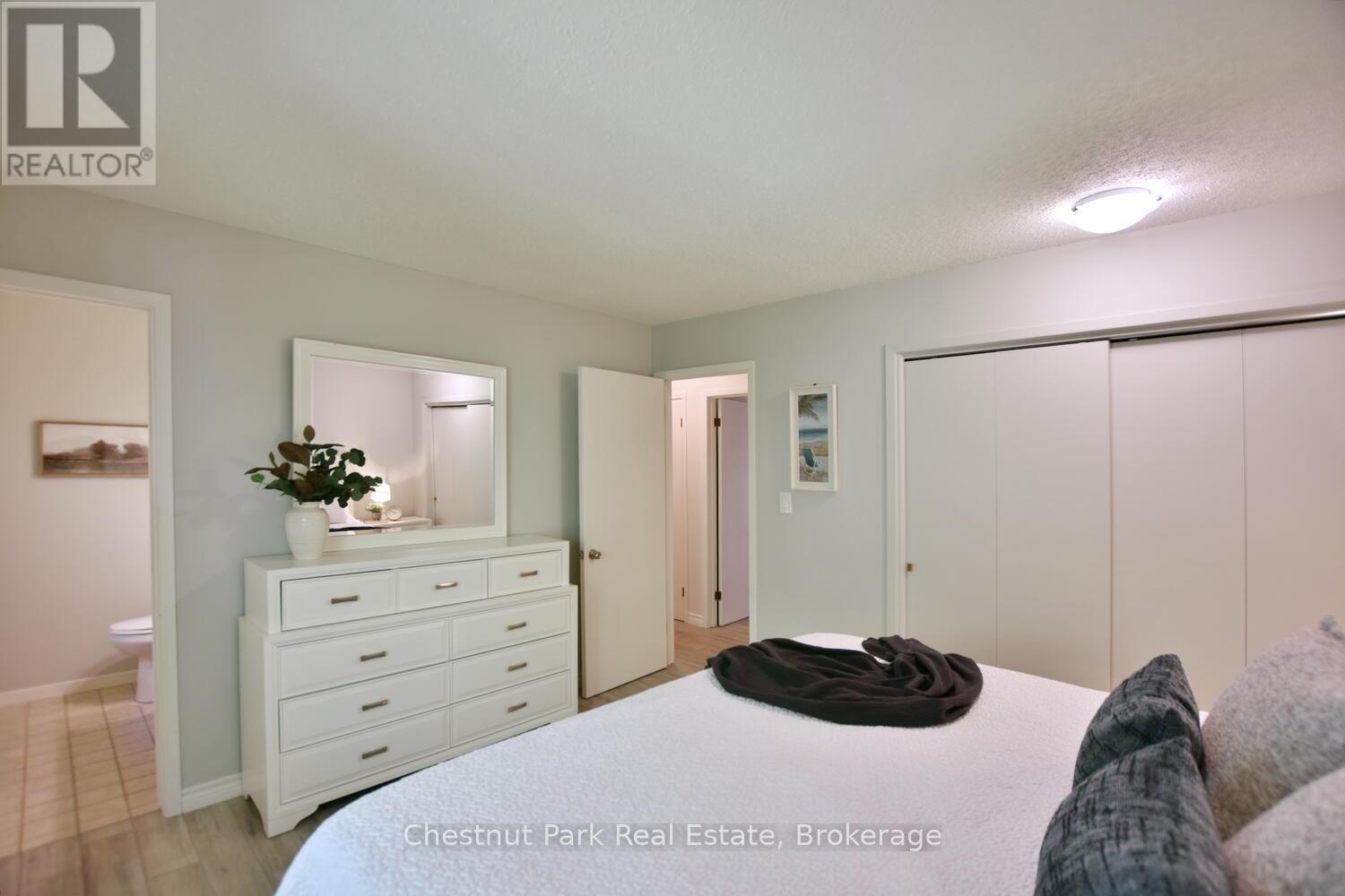 128 Lakewood Drive, Blue Mountains, Ontario  N0H 1J0 - Photo 28 - X12424165