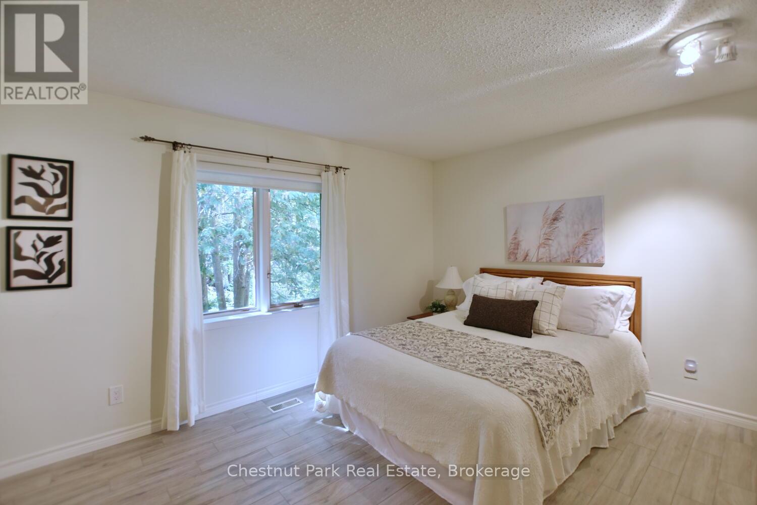 128 Lakewood Drive, Blue Mountains, Ontario  N0H 1J0 - Photo 32 - X12424165
