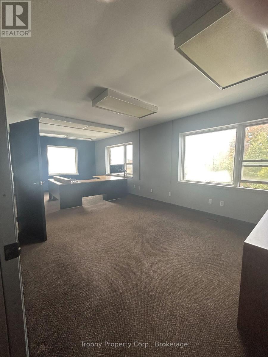 200 - 235 Highland Street, Dysart Et Al, Ontario  K0M 1S0 - Photo 23 - X12424171