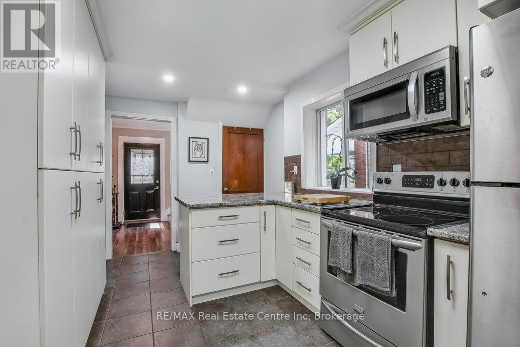 207 Waterloo Avenue, Guelph, Ontario  N1H 3J4 - Photo 10 - X12424209