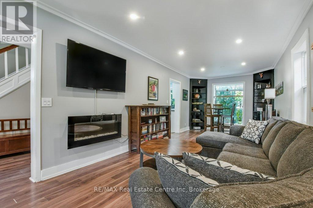 207 Waterloo Avenue, Guelph, Ontario  N1H 3J4 - Photo 14 - X12424209