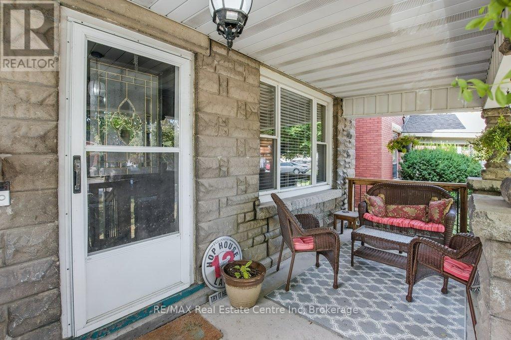207 Waterloo Avenue, Guelph, Ontario  N1H 3J4 - Photo 3 - X12424209