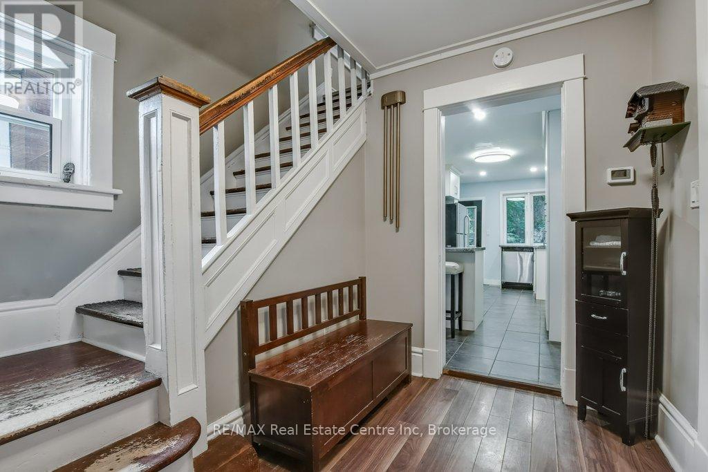 207 Waterloo Avenue, Guelph, Ontario  N1H 3J4 - Photo 5 - X12424209