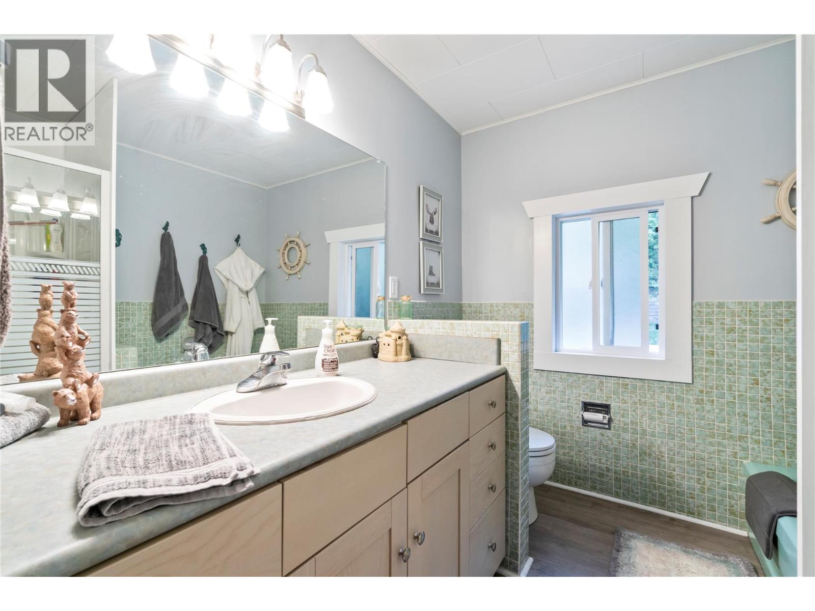 4265 Eagle Bay Road, Eagle Bay, British Columbia  V0E 1T0 - Photo 34 - 10363789